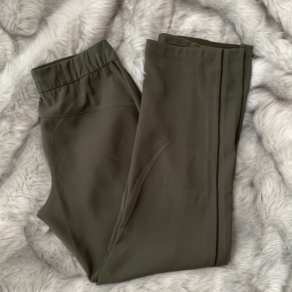 LULULEMON ON THE RIGHT TRACK Track Pant - Picture 3 of 12